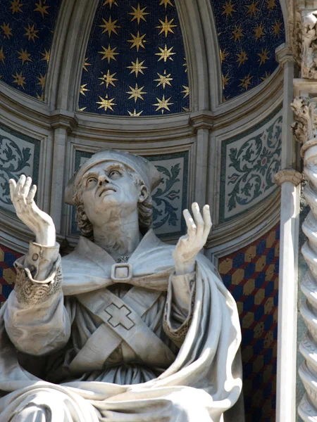 Florencie - Dosáhnout detailů na fasádě Duomo — Stock fotografie