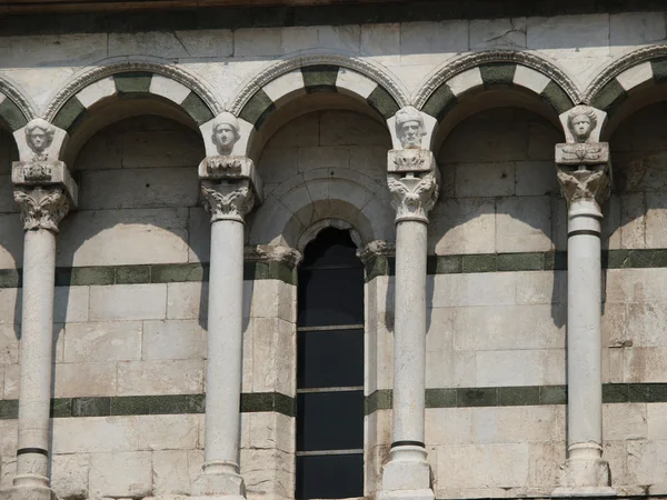 圣米歇尔古教堂-卢卡 — 图库照片