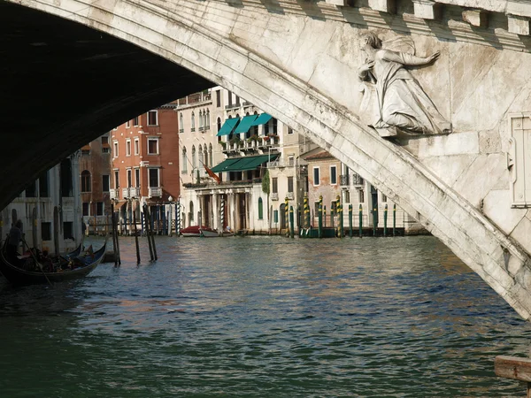 Canal grande och rialto bridge - Venedig — Stockfoto