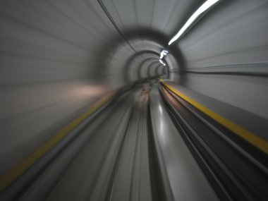 metro tünelinde taşıma