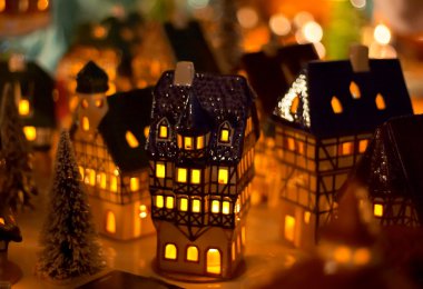 Christmas candle houses clipart