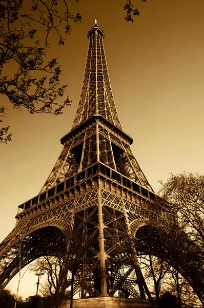 Винтажная Эйфелева башня (Париж, Франция) ) — стоковое фото