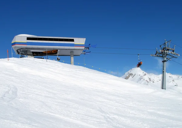 Górna stacja wyciągu narciarskiego — Zdjęcie stockowe