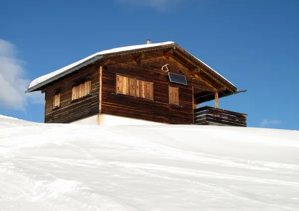 在瑞士的阿尔卑斯山中木屋 — 图库照片