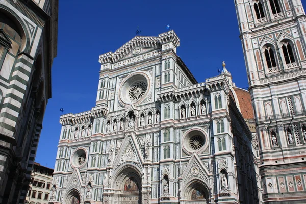 佛罗伦萨-campanila 和大教堂 — 图库照片