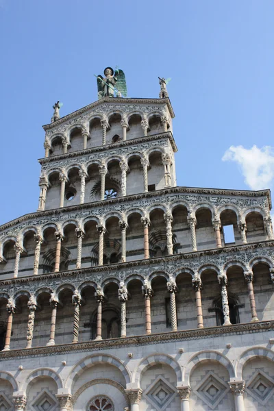 San Michele em Foro igreja - Lucca Imagem De Stock