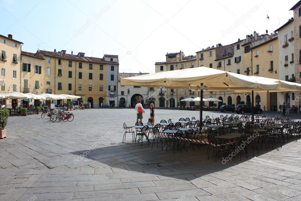 Lucca - Anfiteatro square