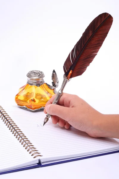 Escribir con una pluma — Foto de Stock