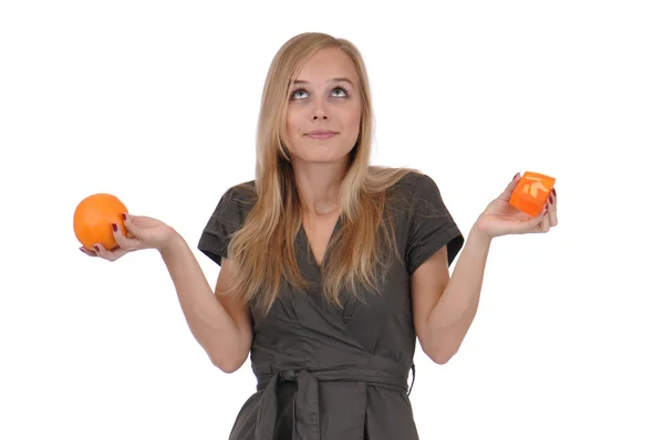 Chica con jabón y naranja Imágenes de stock libres de derechos