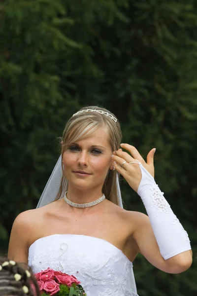 Pretty bride — Stock Photo, Image