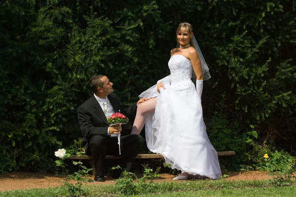 若い結婚式のカップル — ストック写真