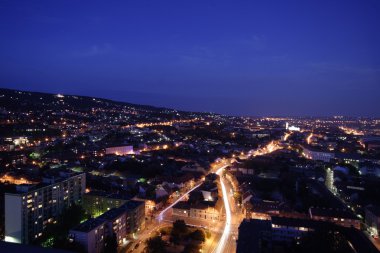 ay ışığı ile gece Cityscape