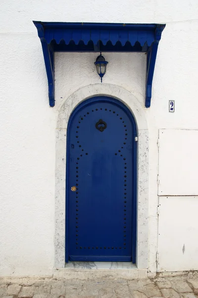 Blauwe deur in Sidi Bou Sadi, Tunis — Stockfoto