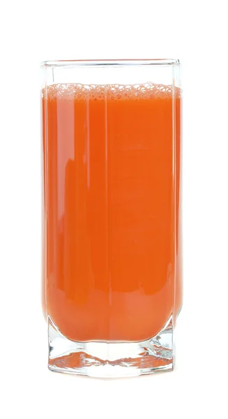 Ett glas färsk morotsjuice — Stockfoto