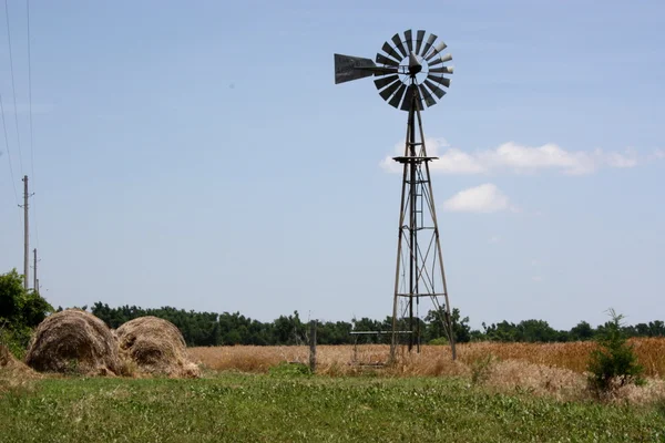 古い田舎の風車 — ストック写真