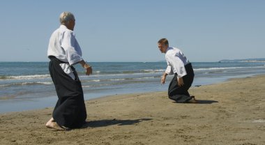 Sahilde Aikido eğitimi