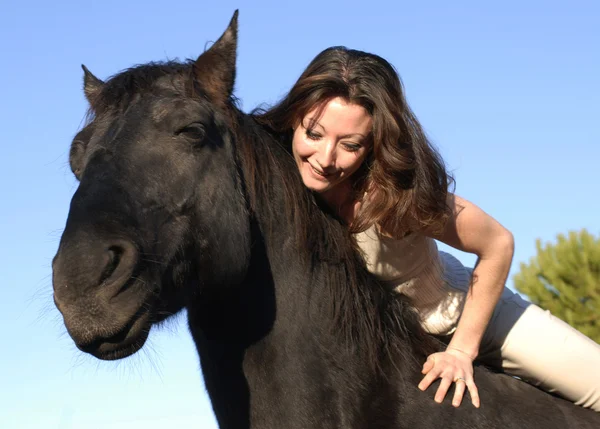 Donna e cavallo — Foto Stock