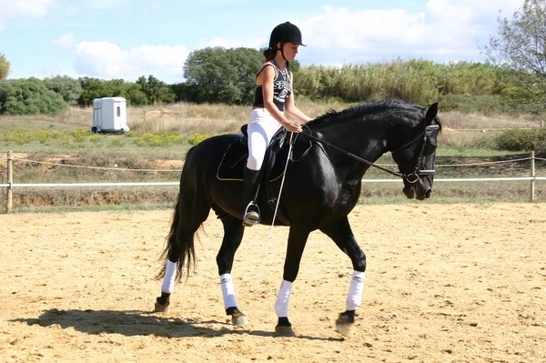 Paardrijden meisje — Stockfoto