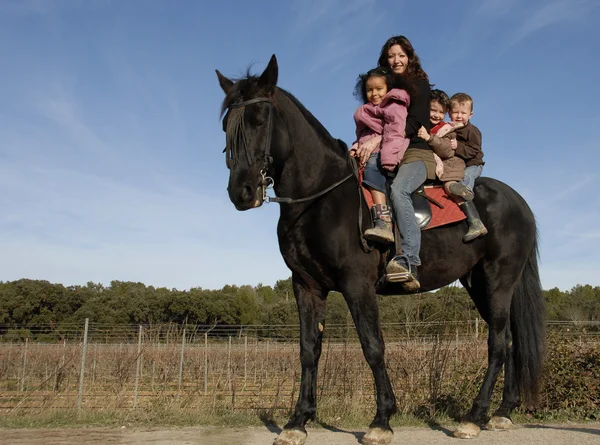 Jezdecké rodina — Stock fotografie