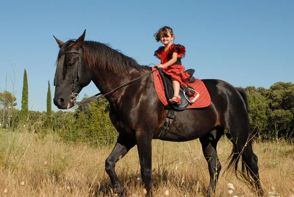 Dítě a kůň — Stock fotografie