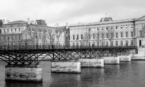 Pont des arts パリχαρτάκια σημειώσεων διαφορετικών χρωμάτων — ストック写真