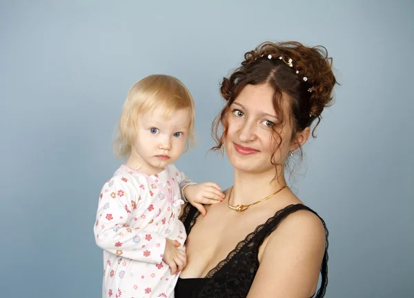 La mujer con el niño —  Fotos de Stock