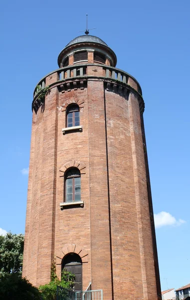Водонапірна башта в Тулузі, Франції. — стокове фото