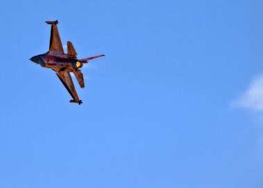 rnlaf f-16 savaşan Şahin