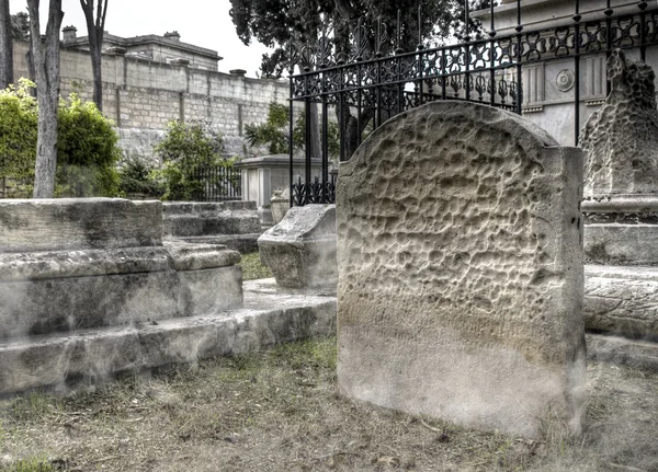 Gespenst auf Friedhof — Stockfoto