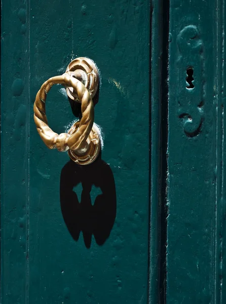 Mdina deur knocker — Stockfoto