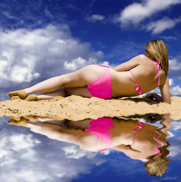 Bikini babe — Stockfoto