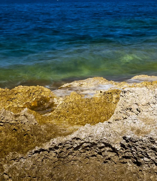 Arrecife rocoso — Foto de Stock