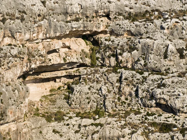 Mediterrane rotswand — Stockfoto