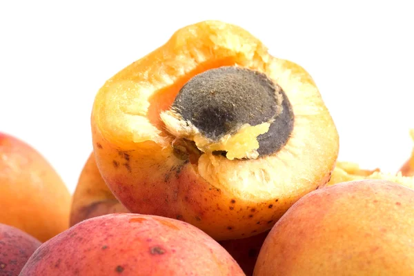 Frische appetitanregende Aprikosen — Stockfoto