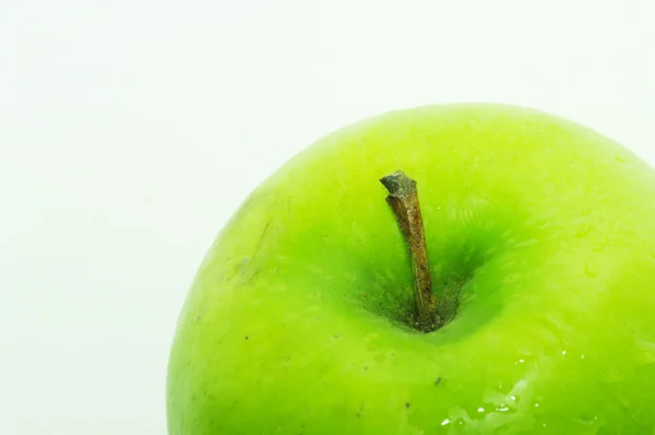 Vackert grönt äpple — Stockfoto