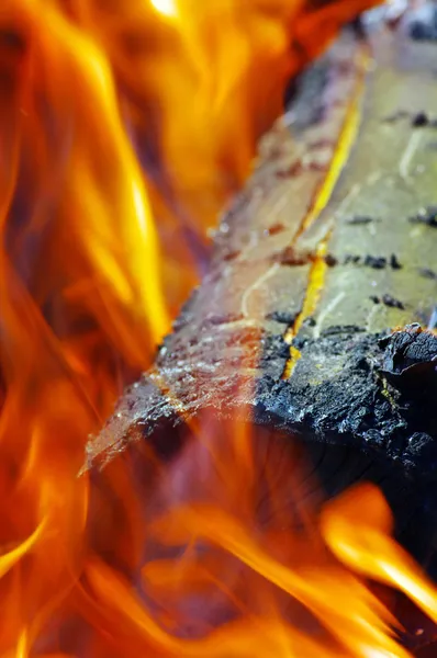 Oheň je v místo pro ohniště — Stock fotografie