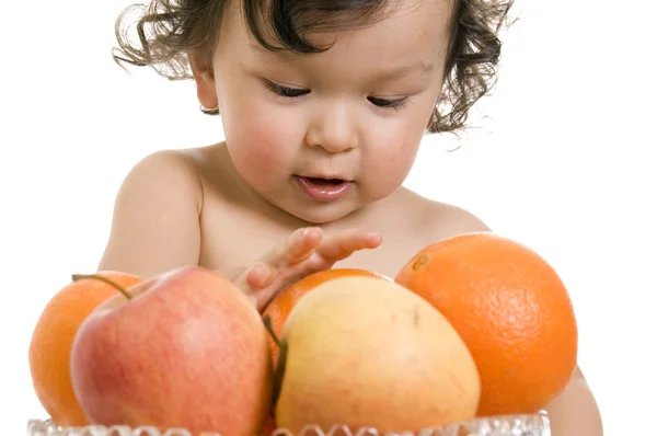Bebé con frutas . —  Fotos de Stock