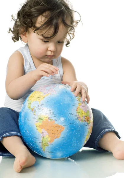 Dítě s puzzle zeměkoule. — Stock fotografie