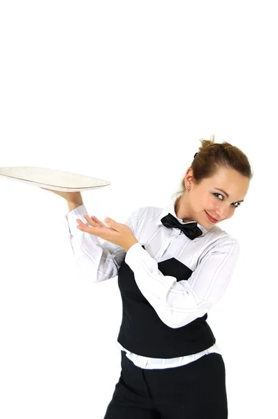 Официантка в форме и галстуке, держащая поднос изолирован на белом — стоковое фото