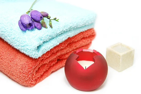 Πετσέτες και κεριά, χαλάρωσης spa — Φωτογραφία Αρχείου