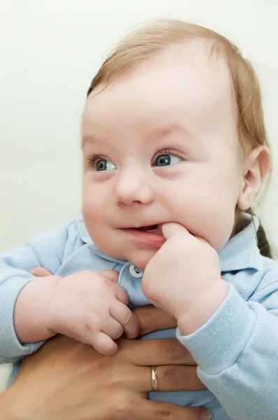 Meraklı bir bebek — Stok fotoğraf