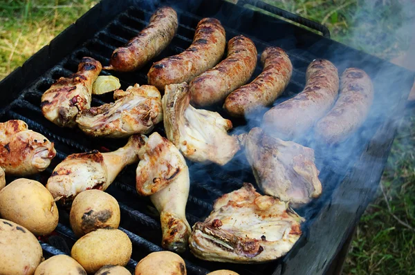 Barbecue and potato — Stock Photo, Image