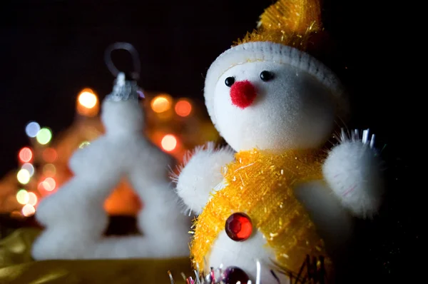 Kerstmis sneeuwpop en boom — Stockfoto