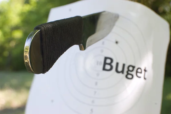 Bullseye and knife — Stock Photo, Image