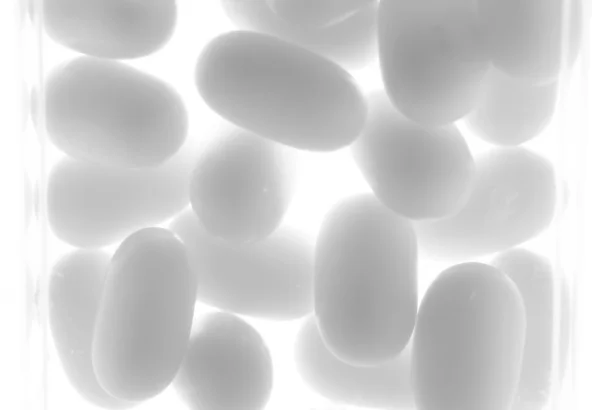 Белые конфеты — стоковое фото