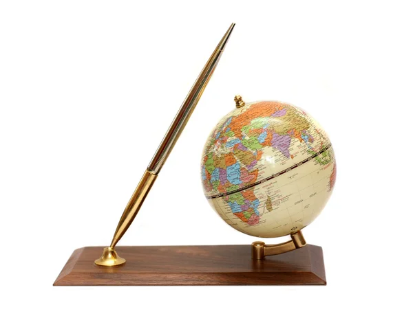 Globe and pen on a wooden stand — Stock Photo, Image