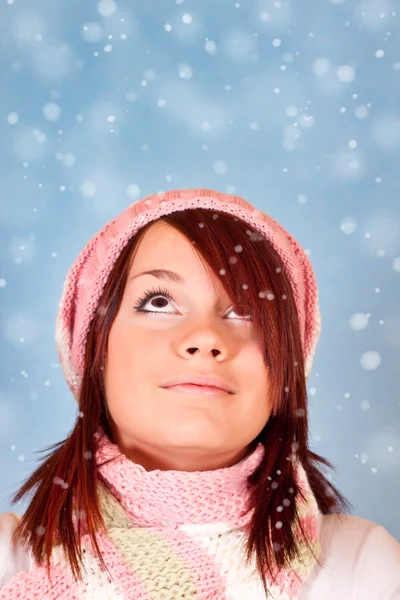 Lachende winter meisje — Stockfoto
