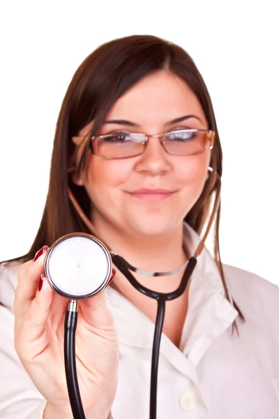 Médica mulher segurando estetoscópio — Fotografia de Stock