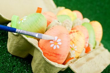 boyalı Paskalya yumurtaları