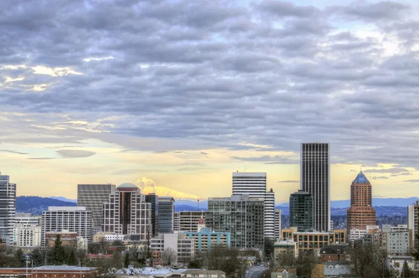Portland belvárosában található skyline — Stock Fotó